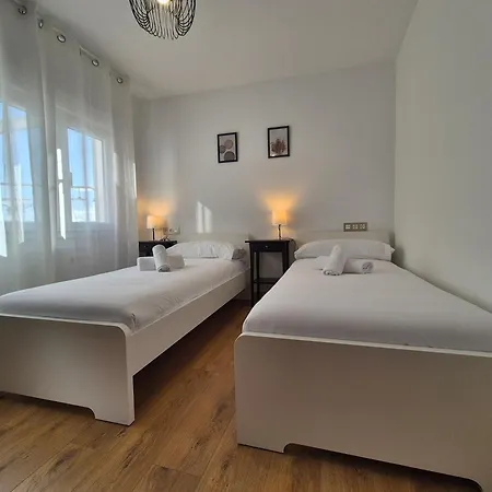 1a142 Moderno De 3 * خيخون